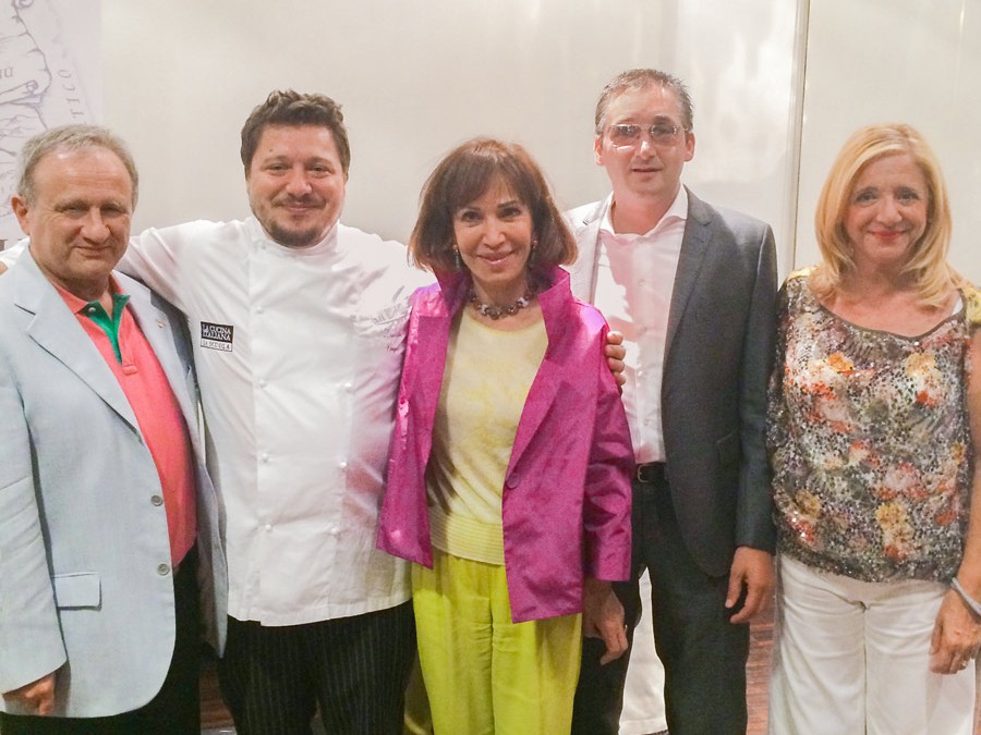 LA DEGUSTAZIONE DEI VINI CIÙ CIÙ ALLA SCUOLA DE LA CUCINA ITALIANA