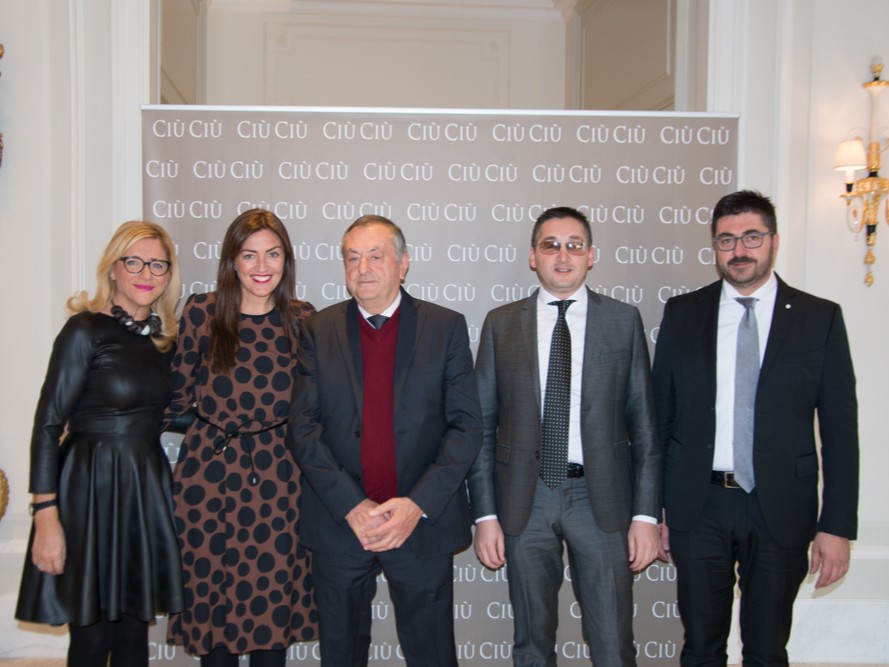 FIAMMETTA FADDA E CHIARA MACI PROTAGONISTE AGLI EVENTI FIRMATI MAP  PER LA PRESENTAZIONE DEL LIBRO CIÙ CIÙ